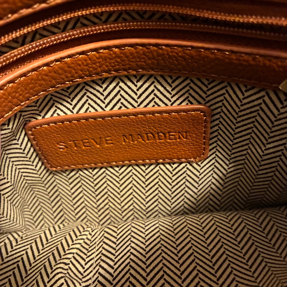 Back pack purse - Picture 4 of 5